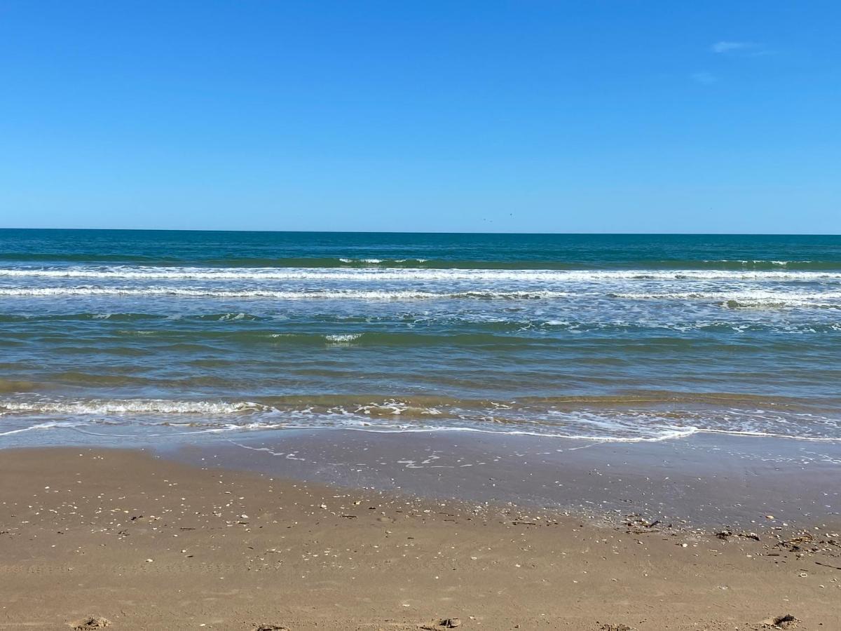 South Padre Island Beach House Retreat Downstairs エクステリア 写真